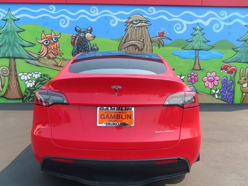 Used 2021 Tesla Model Y Long Range AWD/4WD image 5