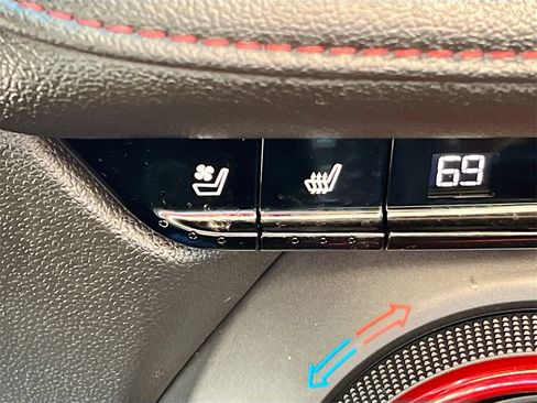 Used 2021 Chevrolet Blazer RS w/ Enhanced Convenience Package image 20