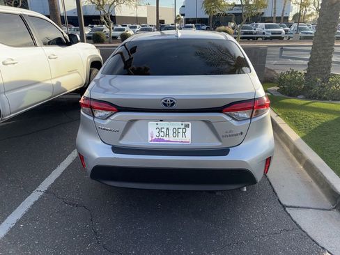 Used 2023 Toyota Corolla LE w/ LE Premium Package image 7