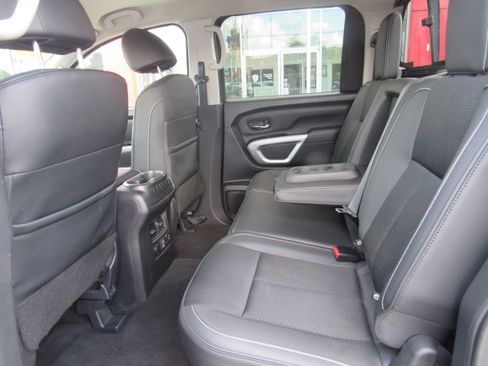 Used 2019 Nissan Titan PRO-4X AWD/4WD image 14