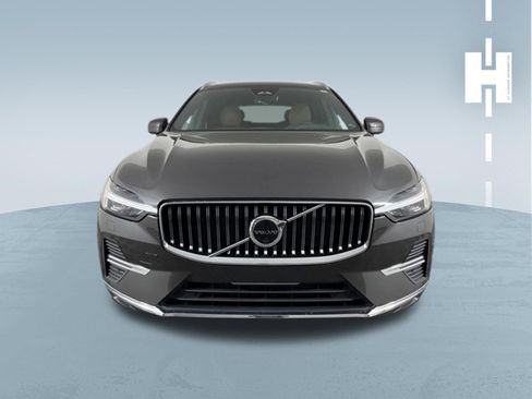 Used 2023 Volvo XC60 B5 Plus w/ Protection Package Premier FWD image 2