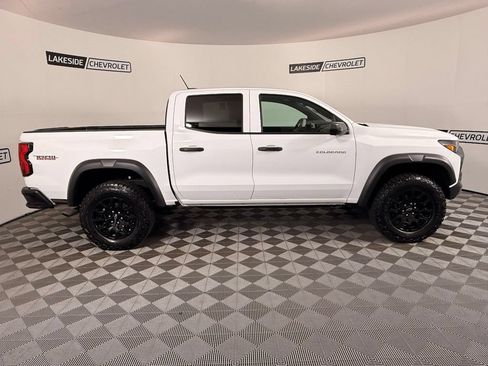 Used 2025 Chevrolet Colorado Trail Boss AWD/4WD image 7