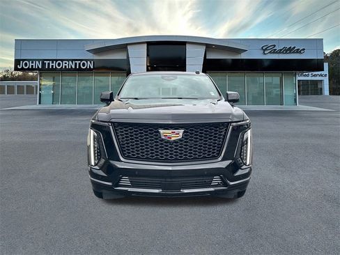 Used 2025 Cadillac Escalade Sport Platinum image 2