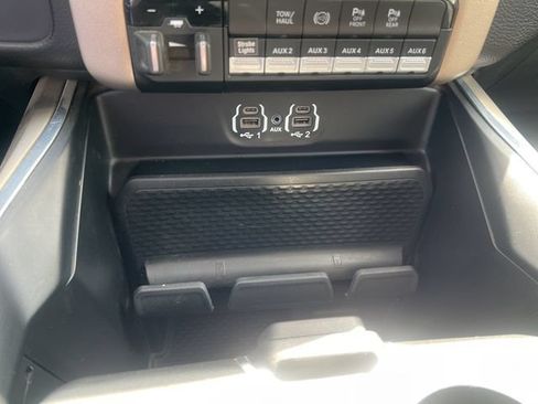 Used 2022 RAM 2500 Laramie AWD/4WD image 32