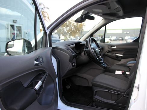 Used 2019 Ford Transit Connect XLT image 12
