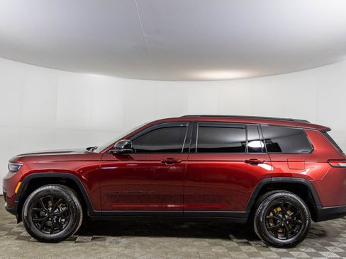 Used 2024 Jeep Grand Cherokee L Altitude AWD/4WD image 21
