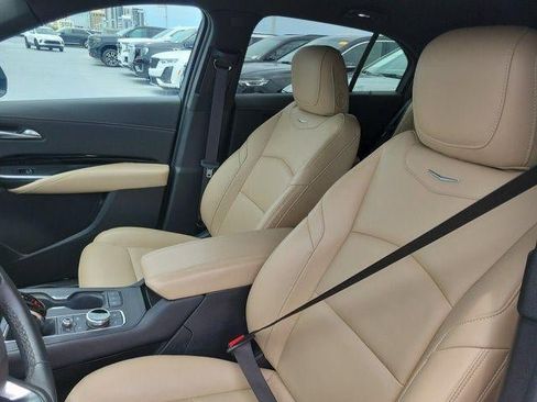 Certified 2024 Cadillac XT4 Luxury w/ Cold Weather Package FWD image 11