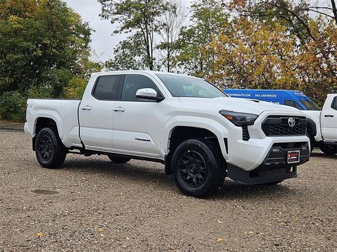 New 2025 Toyota Tacoma TRD Sport image 3