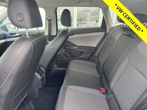 Certified 2022 Volkswagen Taos SE w/ IQ.Drive SE Package image 11
