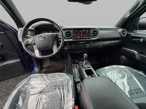 Used 2023 Toyota Tacoma TRD Off-Road image 10