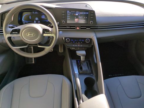 Certified 2025 Hyundai Elantra Sport image 13