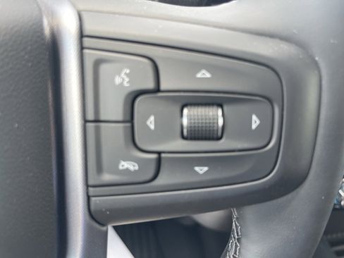 Used 2025 GMC Sierra 1500 SLE w/ Preferred Package image 33