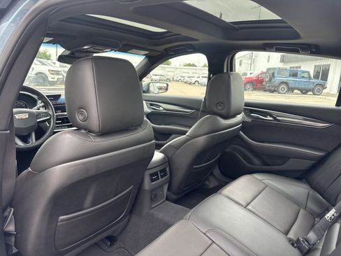 Used 2023 Cadillac CT5 Sport RWD image 9