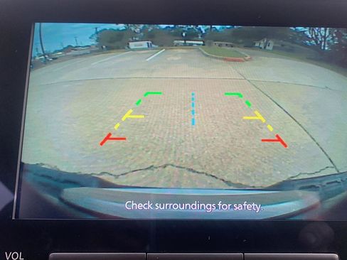 Used 2024 Nissan Frontier SV image 5