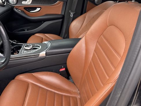 Used 2018 Mercedes-Benz GLC 300 4MATIC image 8