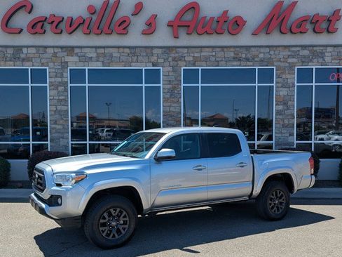Used 2022 Toyota Tacoma SR5 w/ Technology Package AWD/4WD image 1