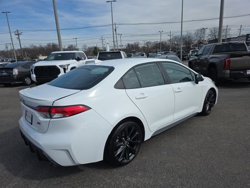 Used 2024 Toyota Corolla SE image 4