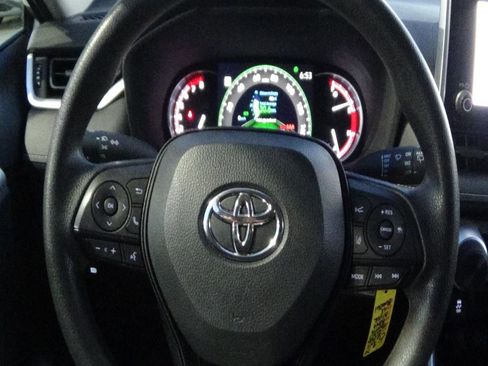 Used 2025 Toyota RAV4 LE image 20