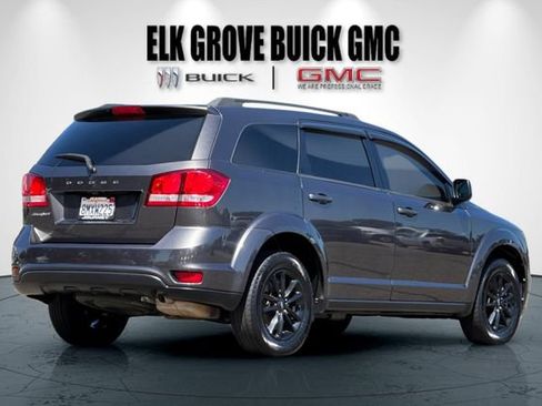 Used 2019 Dodge Journey SE w/ Blacktop Package FWD image 4