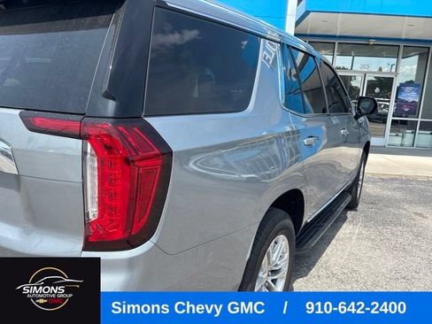 Used 2023 GMC Yukon SLT w/ SLT Luxury Package AWD/4WD image 5