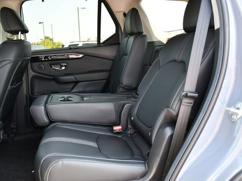 Certified 2025 Honda Pilot Touring image 20