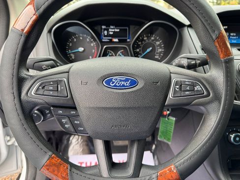 Used 2016 Ford Focus SE image 14