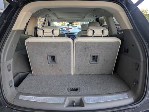 Used 2020 Cadillac XT6 Premium Luxury FWD image 17