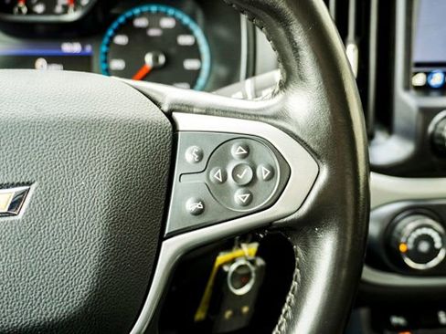 Used 2022 Chevrolet Colorado LT w/ Fleet Safety Package image 19