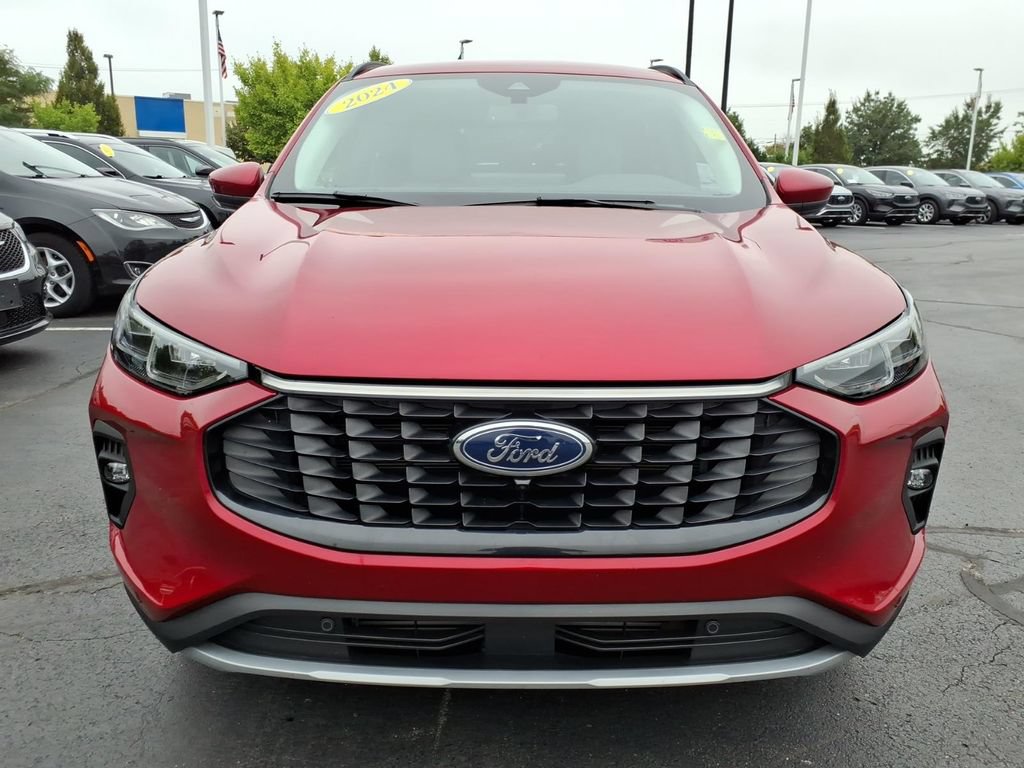 Used 2024 Ford Escape Platinum AWD/4WD image 2