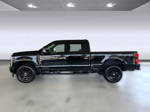 Used 2025 Ford F250 XLT w/ Black Appearance Package AWD/4WD image 2