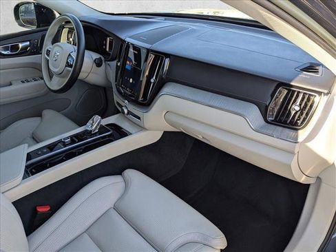 Used 2023 Volvo XC60 B5 Ultimate w/ Protection Package Premier image 21