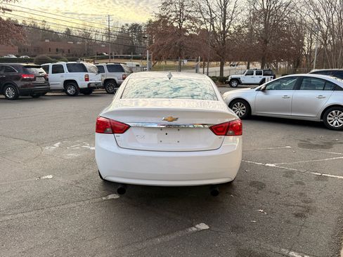 Used 2017 Chevrolet Impala LT image 3