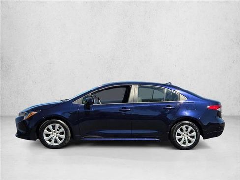 Used 2020 Toyota Corolla LE w/ Carpet Mat Package (TMS) image 9