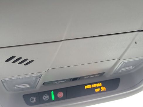 Used 2020 GMC Acadia SLE w/ Driver Convenience Package image 24