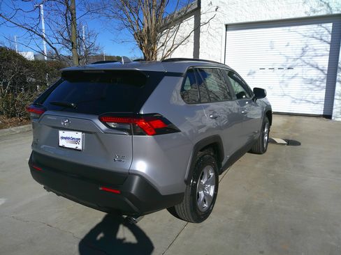 Used 2025 Toyota RAV4 XLE image 15