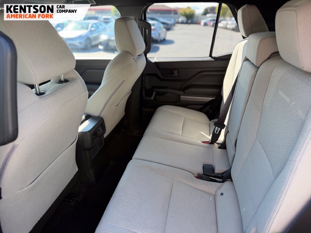 Used 2025 Toyota 4Runner SR5 AWD/4WD image 32