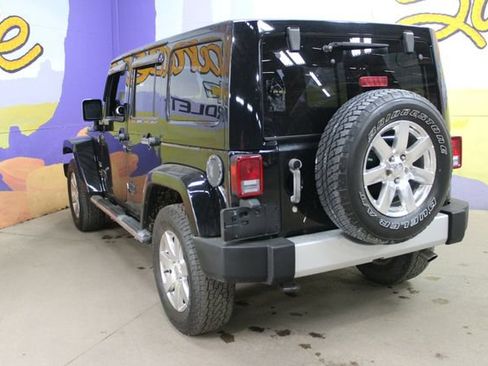 Used 2013 Jeep Wrangler Unlimited Sahara w/ Dual Top Group AWD/4WD image 6