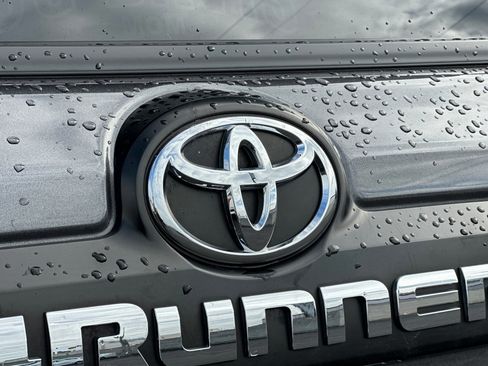 Used 2019 Toyota 4Runner TRD Off-Road Premium AWD/4WD image 26