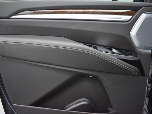 Certified 2025 Cadillac Escalade ESV Sport Platinum image 27