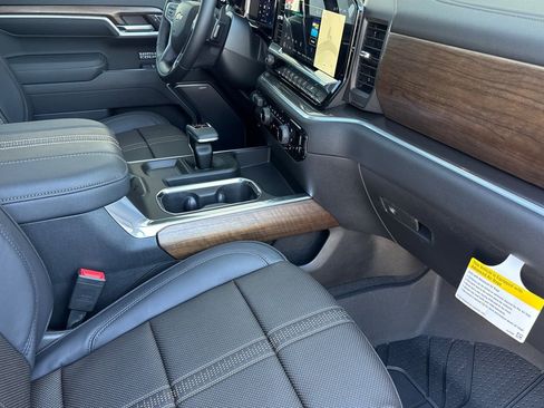 New 2026 Chevrolet Silverado 1500 High Country AWD/4WD image 14