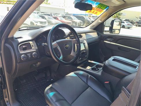 Used 2014 Chevrolet Silverado 2500 LTZ w/ LTZ Plus Package AWD/4WD image 5