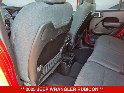 Used 2025 Jeep Wrangler Unlimited Rubicon AWD/4WD image 17