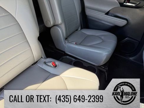 Used 2022 Toyota Highlander XLE AWD/4WD image 39