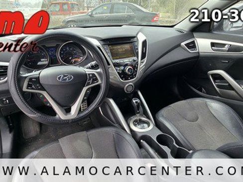 Used 2012 Hyundai Veloster w/ Style Pkg image 26