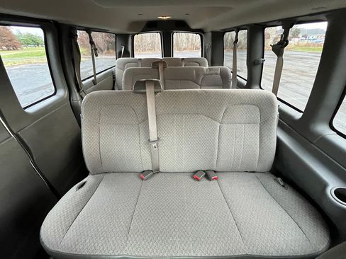 Used 2018 Chevrolet Express 2500 LT w/ LT Preferred Equipment Group image 16