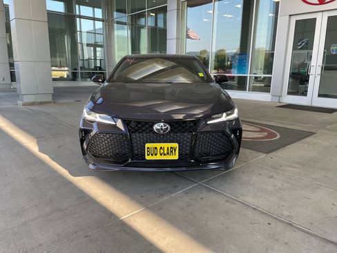 Used 2019 Toyota Avalon Touring w/ Advanced Safety Package FWD image 8