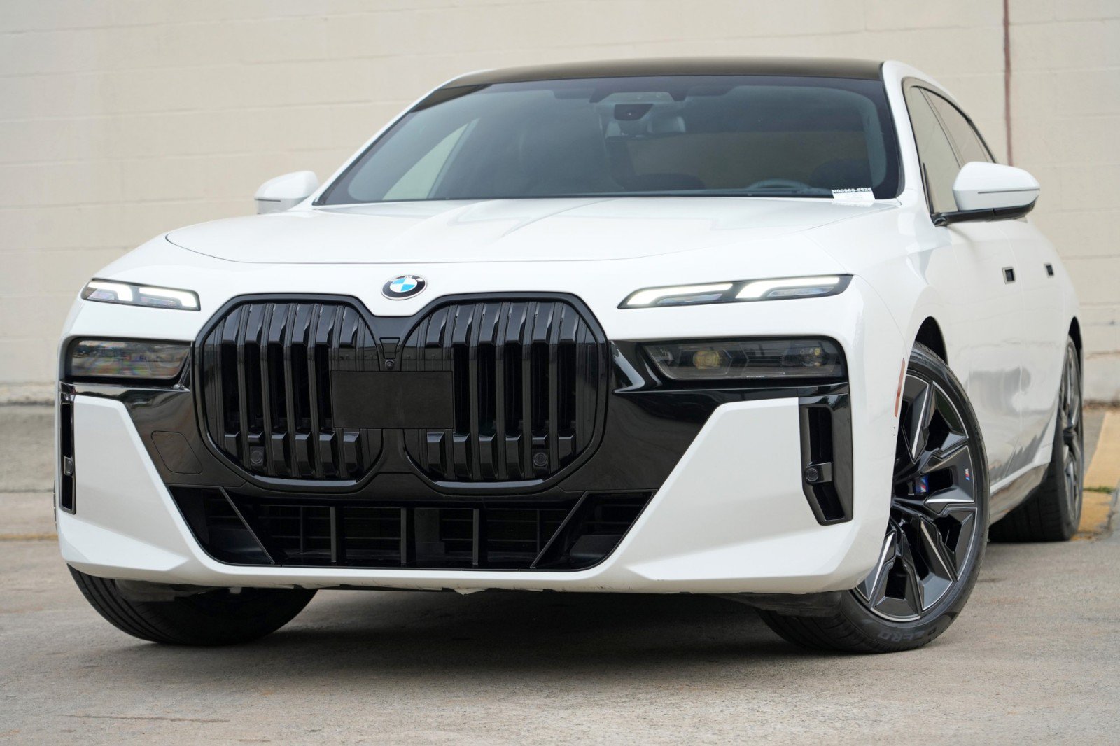 Used 2023 BMW 740i RWD image 3