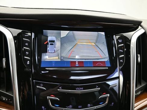 Used 2020 Cadillac Escalade 2WD image 11