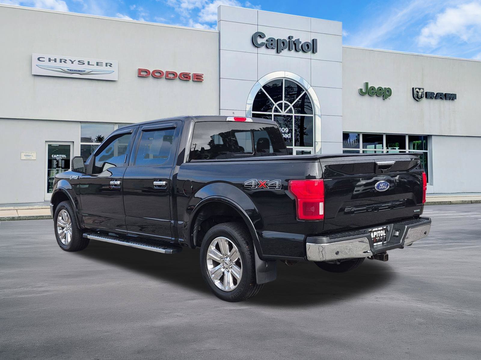 Used 2019 Ford F150 Lariat w/ Equipment Group 502A Luxury AWD/4WD image 5