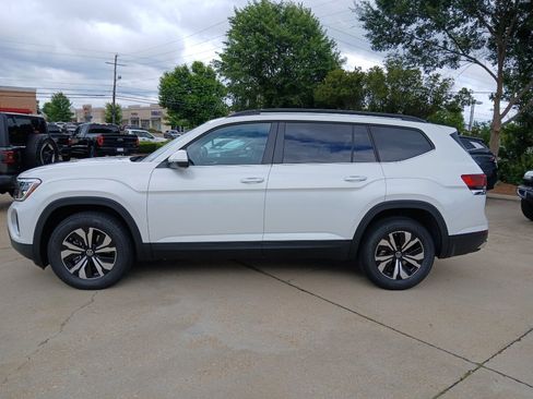 New 2026 Volkswagen Atlas SE FWD image 4